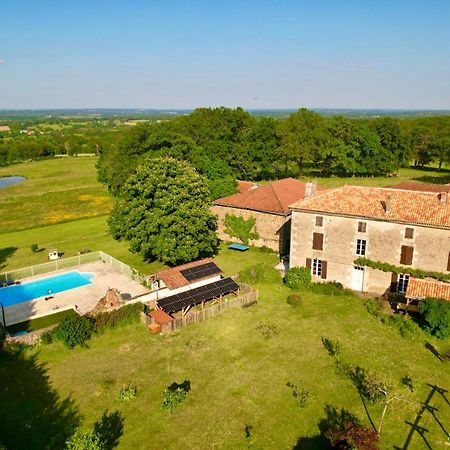 A L'Ombre Du Marronnier Gites La Peruse Exterior foto
