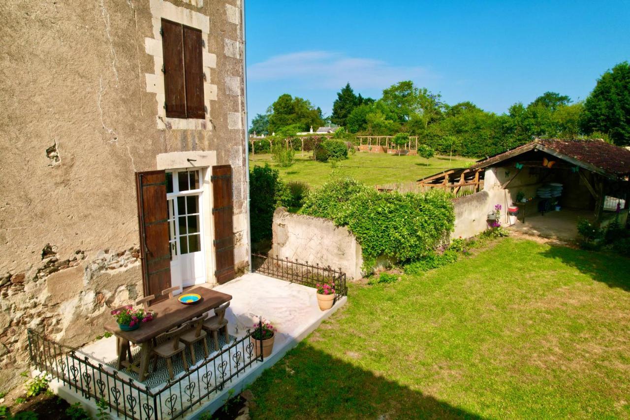 A L'Ombre Du Marronnier Gites La Peruse Exterior foto
